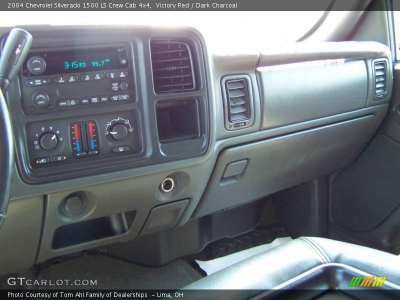 Victory Red / Dark Charcoal 2004 Chevrolet Silverado 1500 LS Crew Cab 4x4