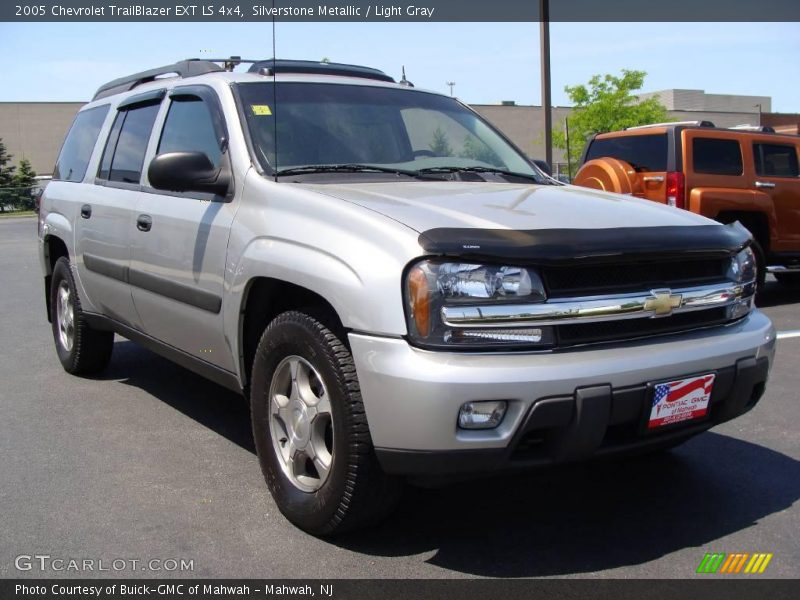 Silverstone Metallic / Light Gray 2005 Chevrolet TrailBlazer EXT LS 4x4