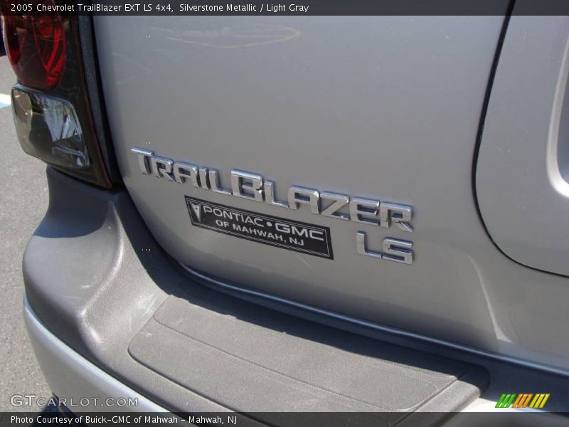 Silverstone Metallic / Light Gray 2005 Chevrolet TrailBlazer EXT LS 4x4