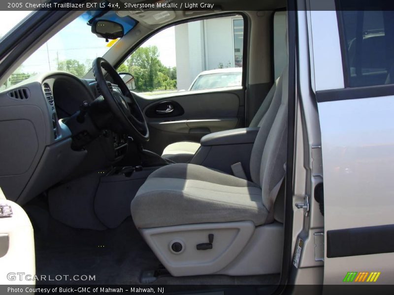 Silverstone Metallic / Light Gray 2005 Chevrolet TrailBlazer EXT LS 4x4