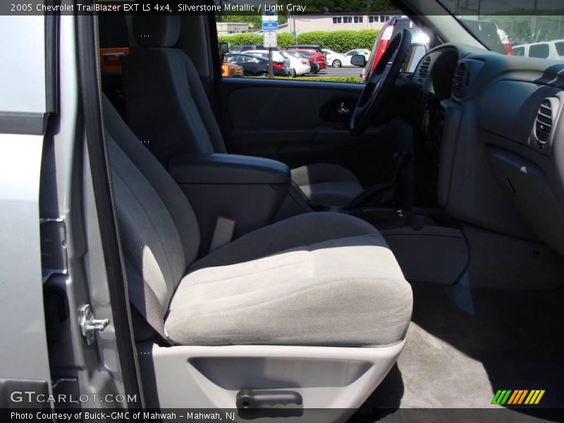 Silverstone Metallic / Light Gray 2005 Chevrolet TrailBlazer EXT LS 4x4
