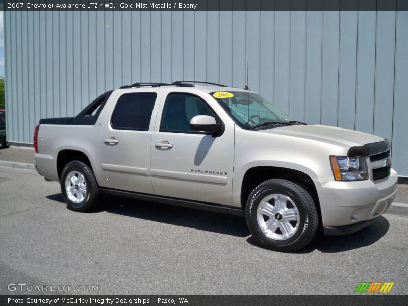 Gold Mist Metallic / Ebony 2007 Chevrolet Avalanche LTZ 4WD