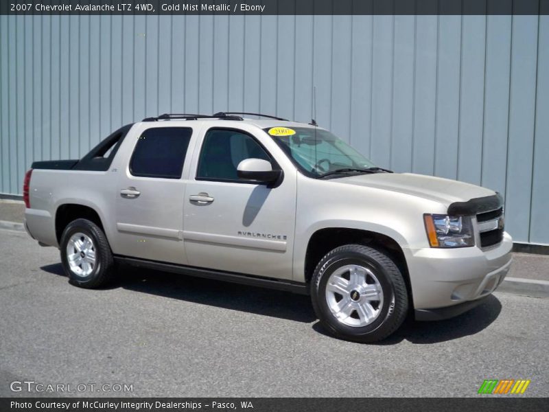 Gold Mist Metallic / Ebony 2007 Chevrolet Avalanche LTZ 4WD