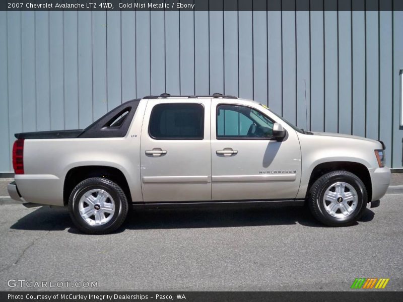 Gold Mist Metallic / Ebony 2007 Chevrolet Avalanche LTZ 4WD
