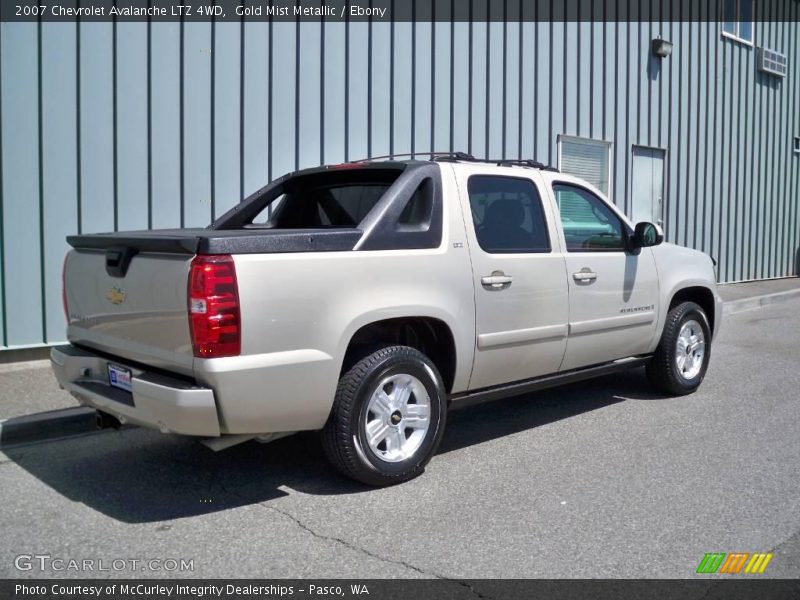Gold Mist Metallic / Ebony 2007 Chevrolet Avalanche LTZ 4WD