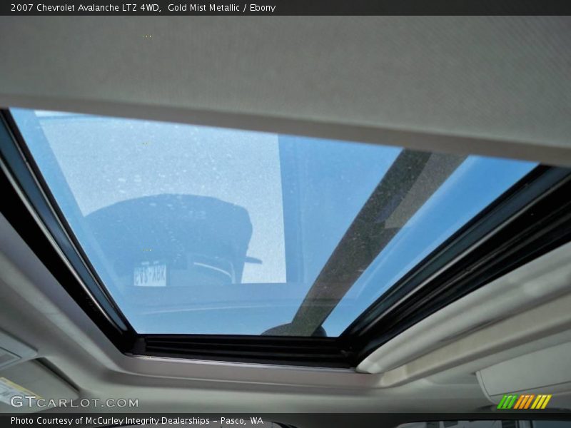 Gold Mist Metallic / Ebony 2007 Chevrolet Avalanche LTZ 4WD