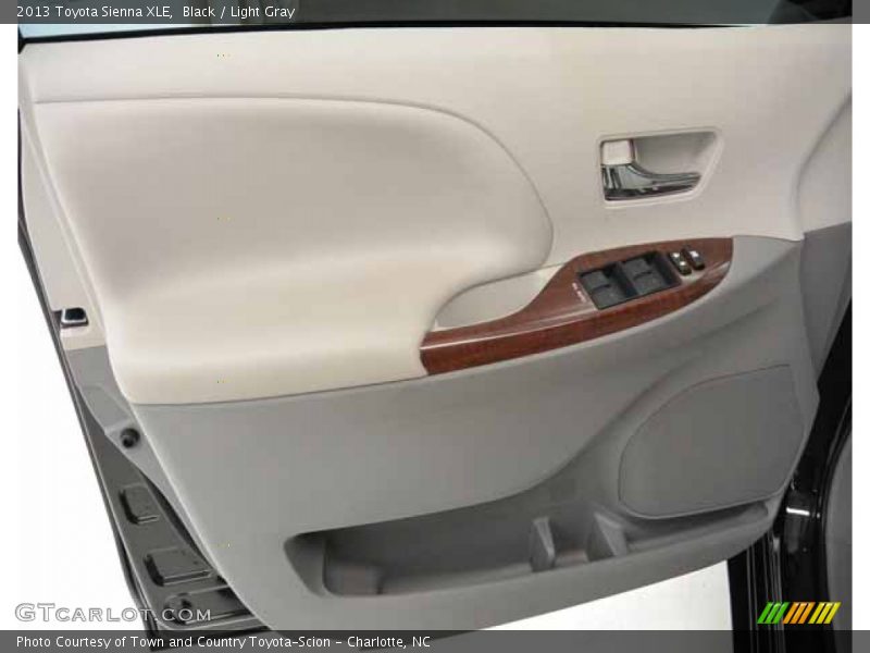 Black / Light Gray 2013 Toyota Sienna XLE