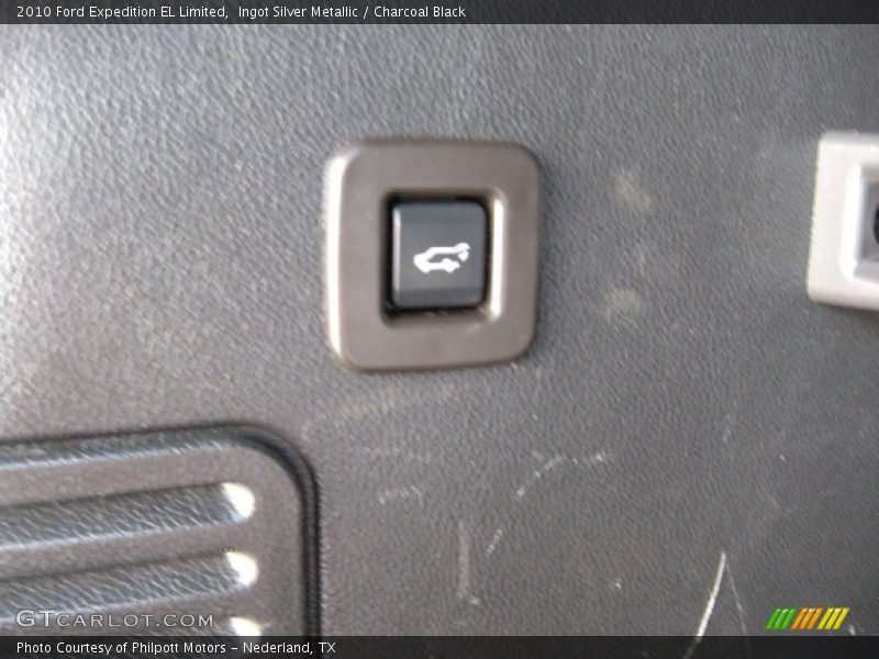 Ingot Silver Metallic / Charcoal Black 2010 Ford Expedition EL Limited