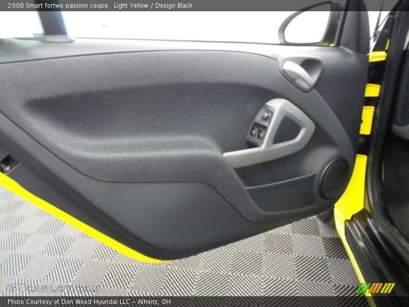 Light Yellow / Design Black 2008 Smart fortwo passion coupe