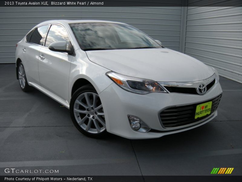 Blizzard White Pearl / Almond 2013 Toyota Avalon XLE