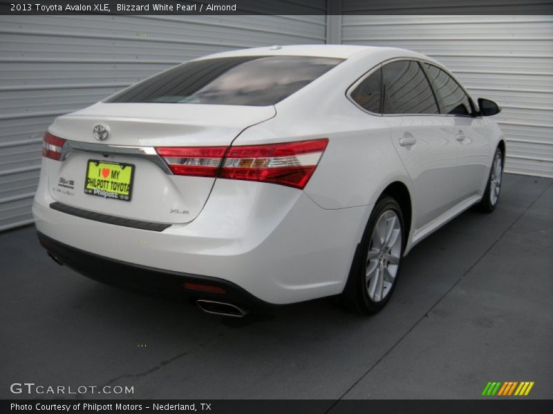 Blizzard White Pearl / Almond 2013 Toyota Avalon XLE