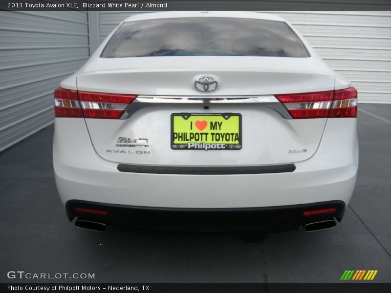 Blizzard White Pearl / Almond 2013 Toyota Avalon XLE