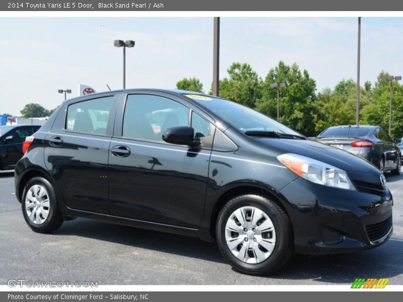 Black Sand Pearl / Ash 2014 Toyota Yaris LE 5 Door