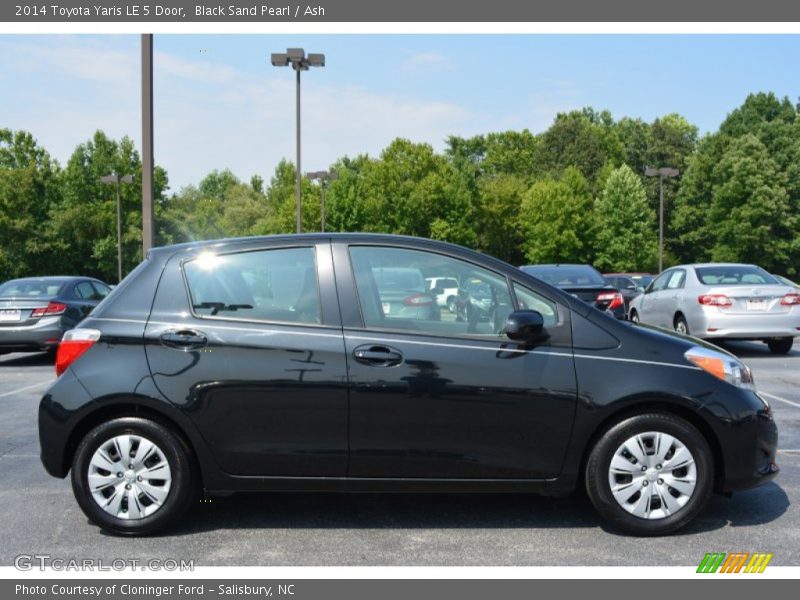 Black Sand Pearl / Ash 2014 Toyota Yaris LE 5 Door
