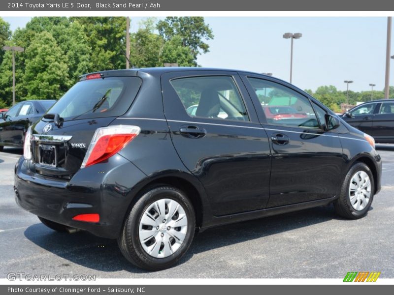 Black Sand Pearl / Ash 2014 Toyota Yaris LE 5 Door