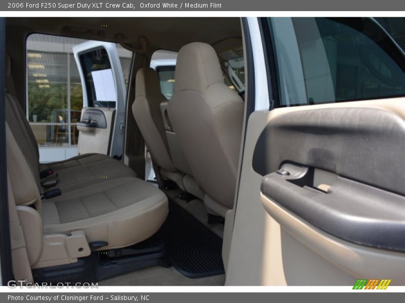 Oxford White / Medium Flint 2006 Ford F250 Super Duty XLT Crew Cab