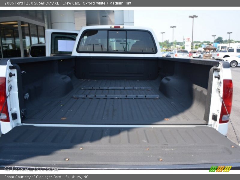 Oxford White / Medium Flint 2006 Ford F250 Super Duty XLT Crew Cab