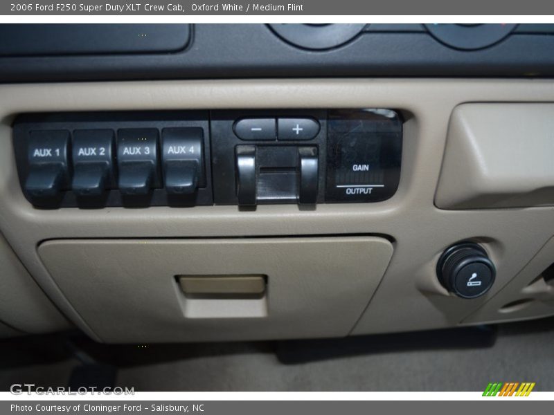 Oxford White / Medium Flint 2006 Ford F250 Super Duty XLT Crew Cab
