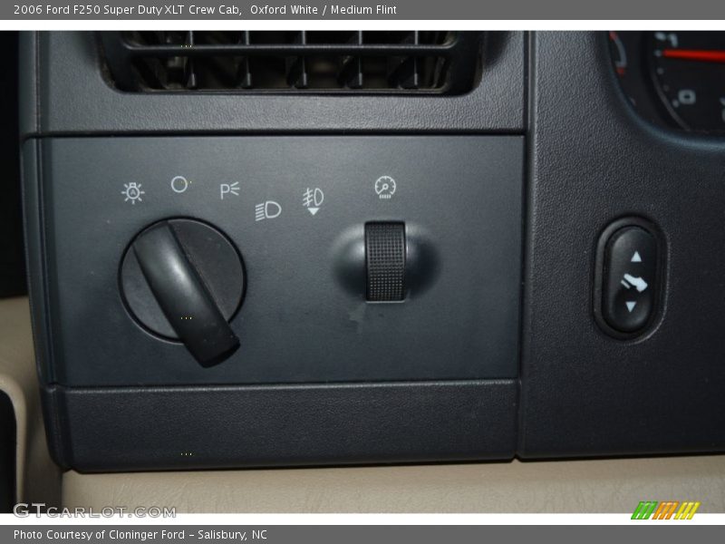 Oxford White / Medium Flint 2006 Ford F250 Super Duty XLT Crew Cab