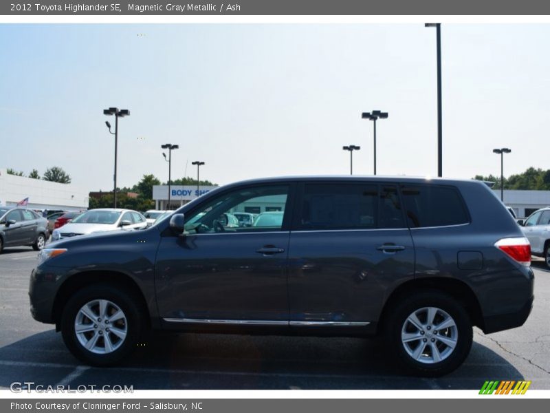 Magnetic Gray Metallic / Ash 2012 Toyota Highlander SE