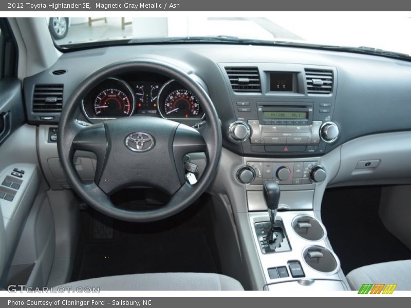 Magnetic Gray Metallic / Ash 2012 Toyota Highlander SE