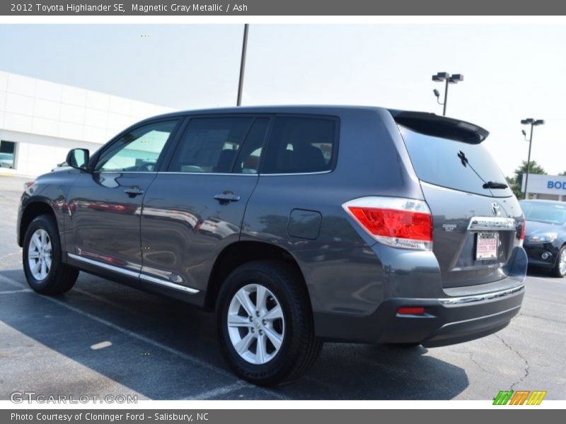 Magnetic Gray Metallic / Ash 2012 Toyota Highlander SE