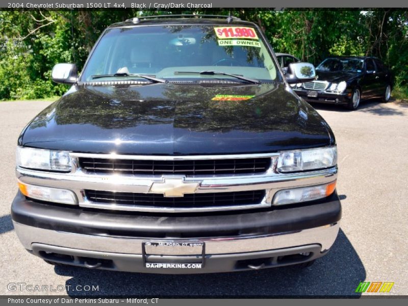 Black / Gray/Dark Charcoal 2004 Chevrolet Suburban 1500 LT 4x4