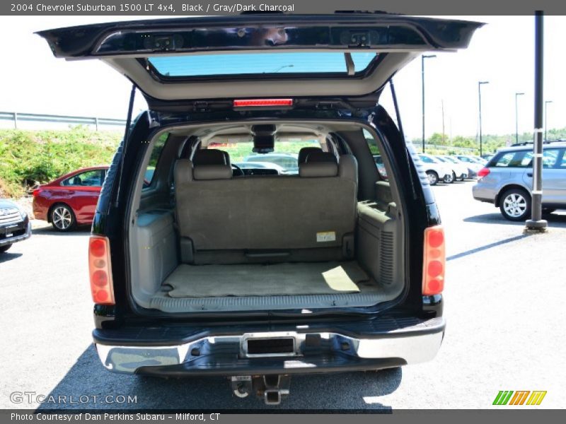 Black / Gray/Dark Charcoal 2004 Chevrolet Suburban 1500 LT 4x4