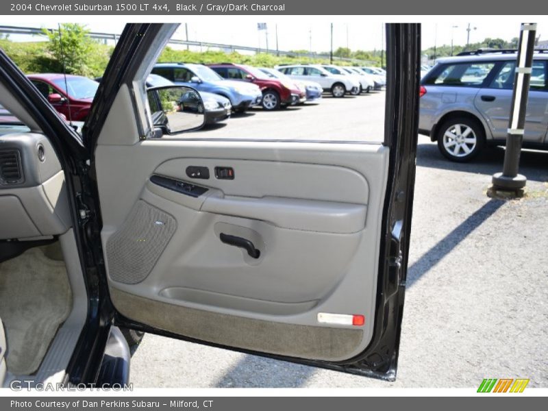 Black / Gray/Dark Charcoal 2004 Chevrolet Suburban 1500 LT 4x4