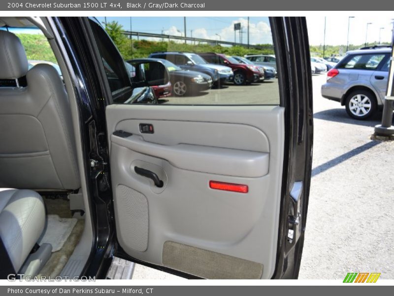 Black / Gray/Dark Charcoal 2004 Chevrolet Suburban 1500 LT 4x4