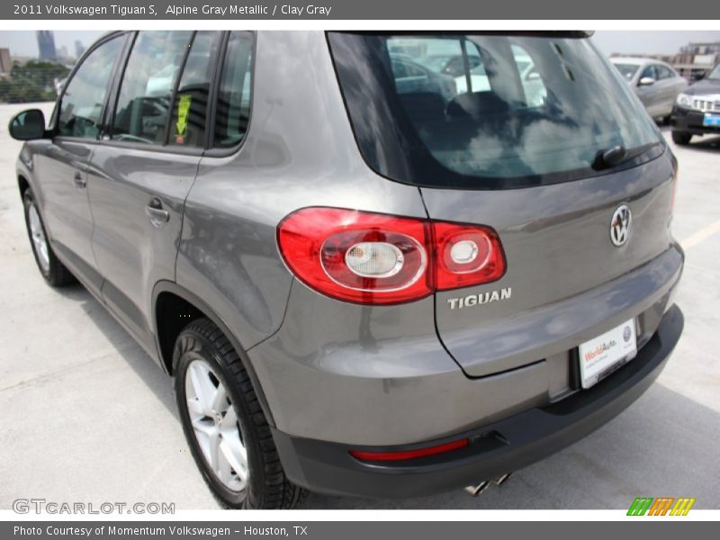 Alpine Gray Metallic / Clay Gray 2011 Volkswagen Tiguan S