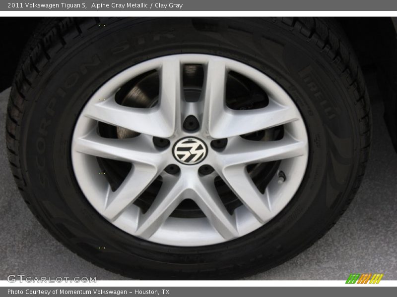 Alpine Gray Metallic / Clay Gray 2011 Volkswagen Tiguan S