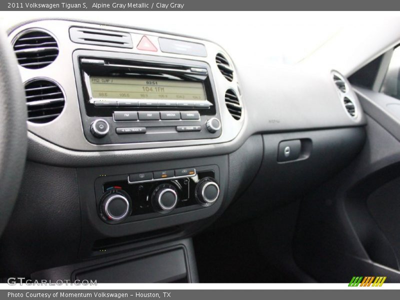 Alpine Gray Metallic / Clay Gray 2011 Volkswagen Tiguan S