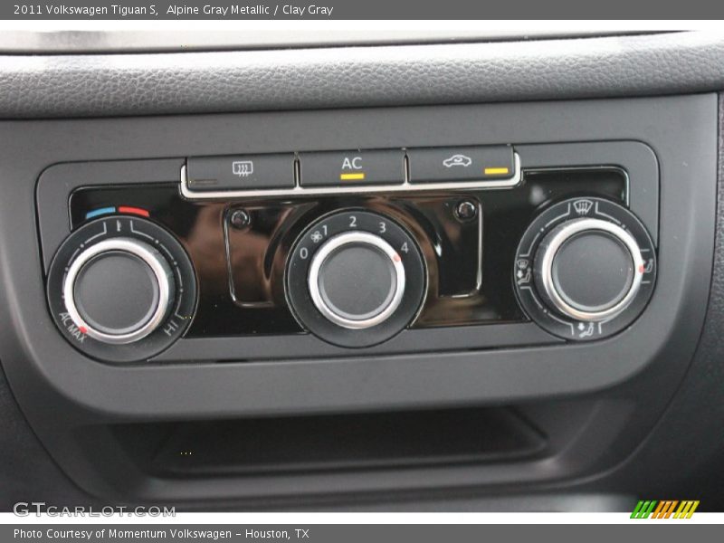 Alpine Gray Metallic / Clay Gray 2011 Volkswagen Tiguan S