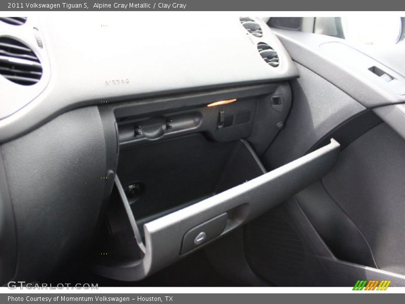 Alpine Gray Metallic / Clay Gray 2011 Volkswagen Tiguan S