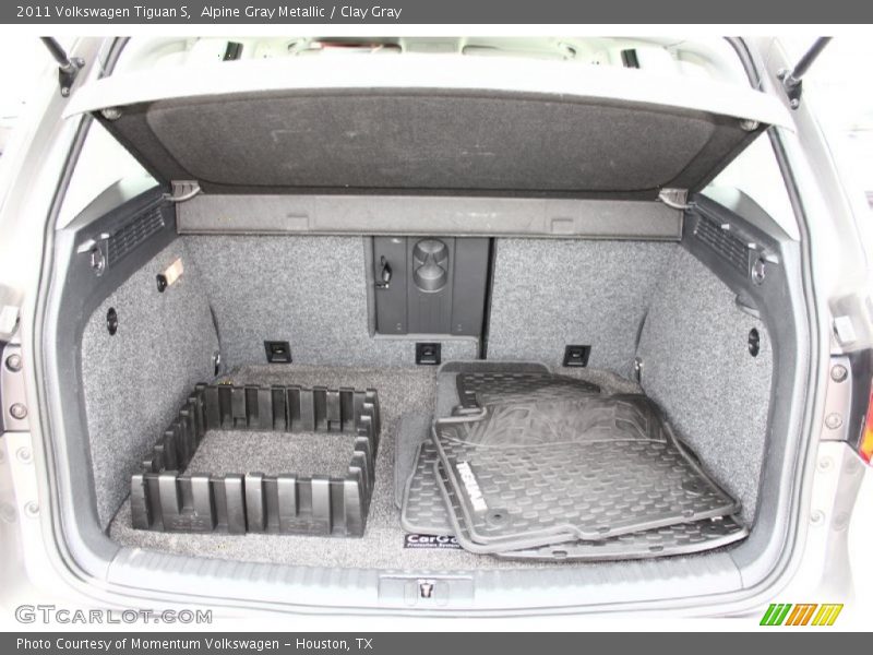 Alpine Gray Metallic / Clay Gray 2011 Volkswagen Tiguan S