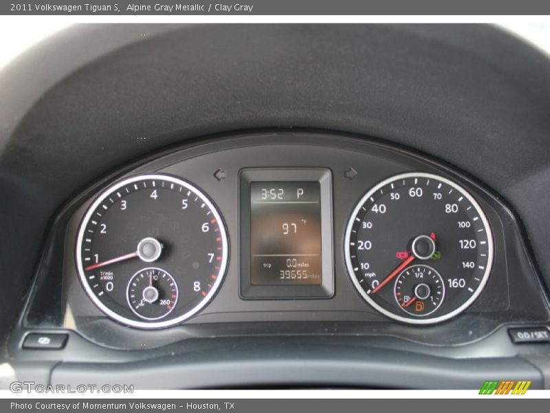 Alpine Gray Metallic / Clay Gray 2011 Volkswagen Tiguan S