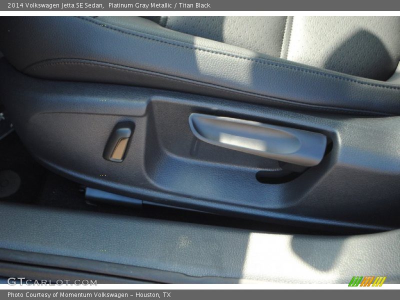 Platinum Gray Metallic / Titan Black 2014 Volkswagen Jetta SE Sedan