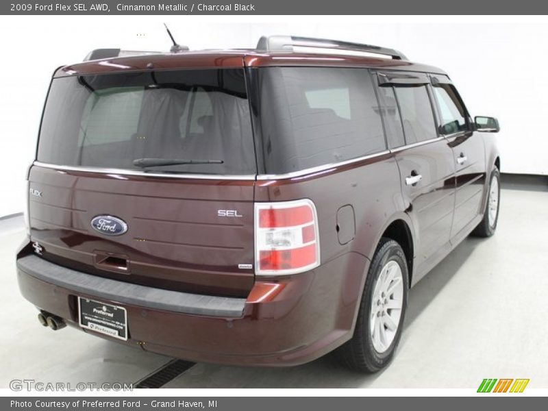 Cinnamon Metallic / Charcoal Black 2009 Ford Flex SEL AWD