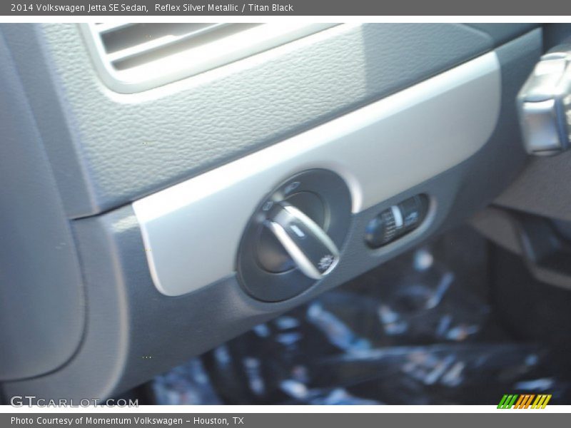 Reflex Silver Metallic / Titan Black 2014 Volkswagen Jetta SE Sedan