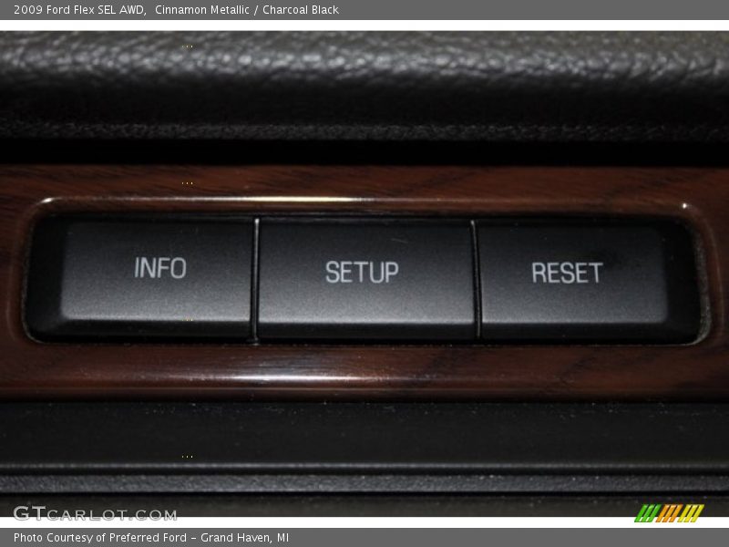 Cinnamon Metallic / Charcoal Black 2009 Ford Flex SEL AWD