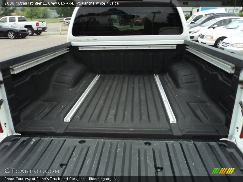 Avalanche White / Beige 2008 Nissan Frontier LE Crew Cab 4x4