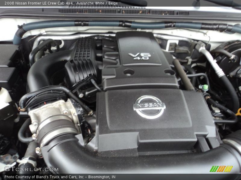 Avalanche White / Beige 2008 Nissan Frontier LE Crew Cab 4x4