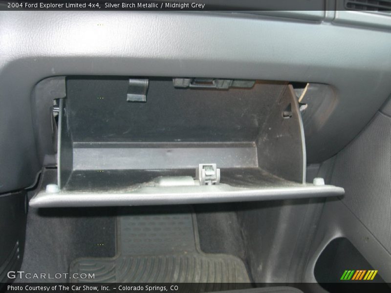 Silver Birch Metallic / Midnight Grey 2004 Ford Explorer Limited 4x4