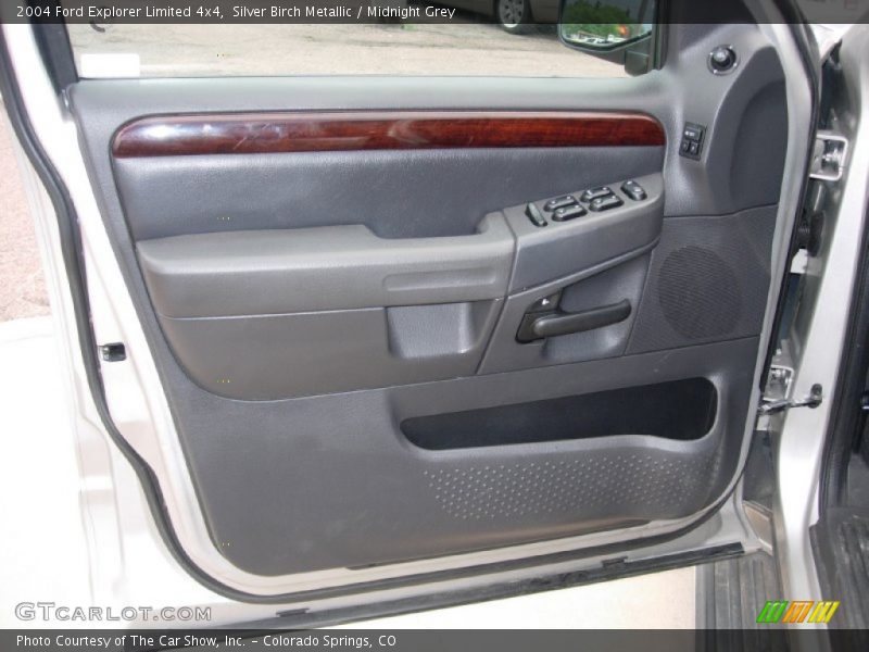 Silver Birch Metallic / Midnight Grey 2004 Ford Explorer Limited 4x4