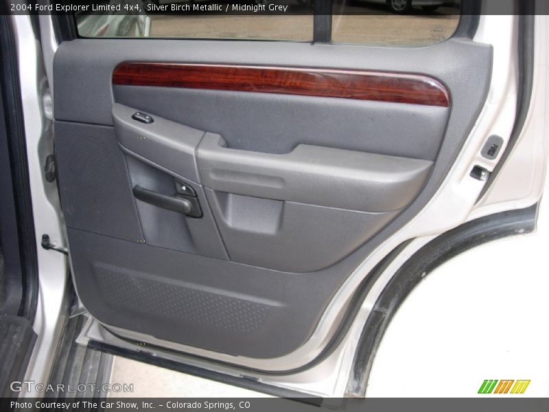 Silver Birch Metallic / Midnight Grey 2004 Ford Explorer Limited 4x4