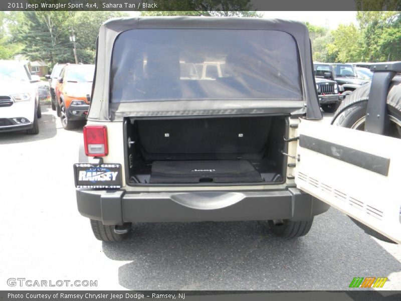 Sahara Tan / Black 2011 Jeep Wrangler Sport 4x4