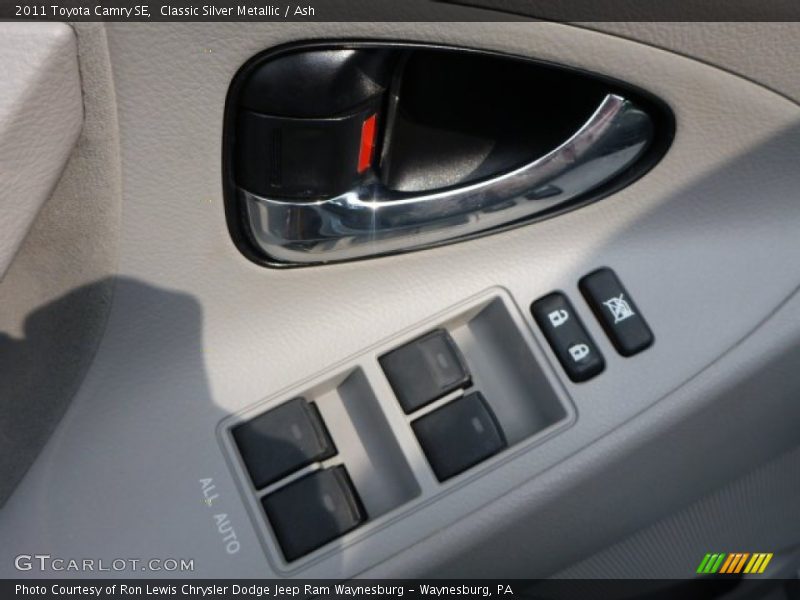 Classic Silver Metallic / Ash 2011 Toyota Camry SE