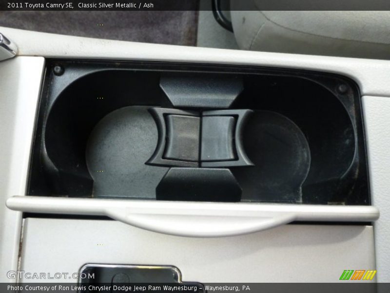 Classic Silver Metallic / Ash 2011 Toyota Camry SE