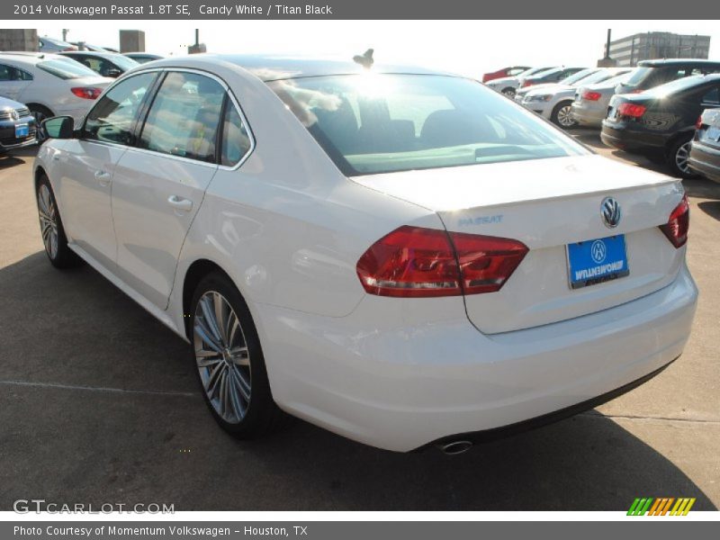 Candy White / Titan Black 2014 Volkswagen Passat 1.8T SE